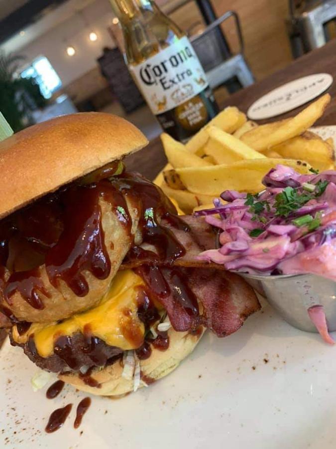 The Greenwich Rooms - Burger & Bird Bar & Restaurant Peacehaven 외부 사진