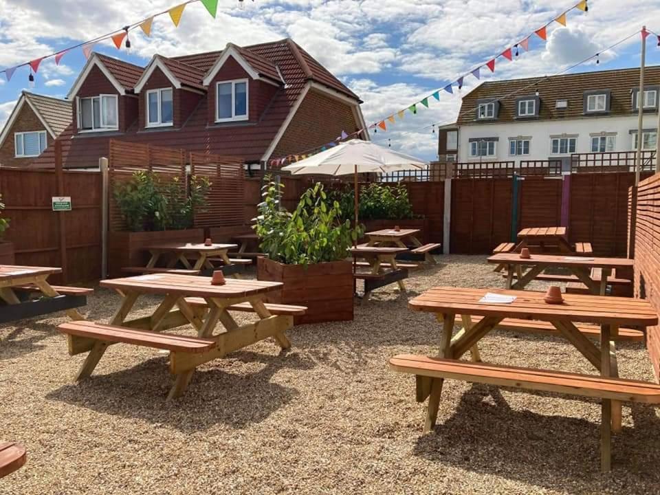 The Greenwich Rooms - Burger & Bird Bar & Restaurant Peacehaven 외부 사진